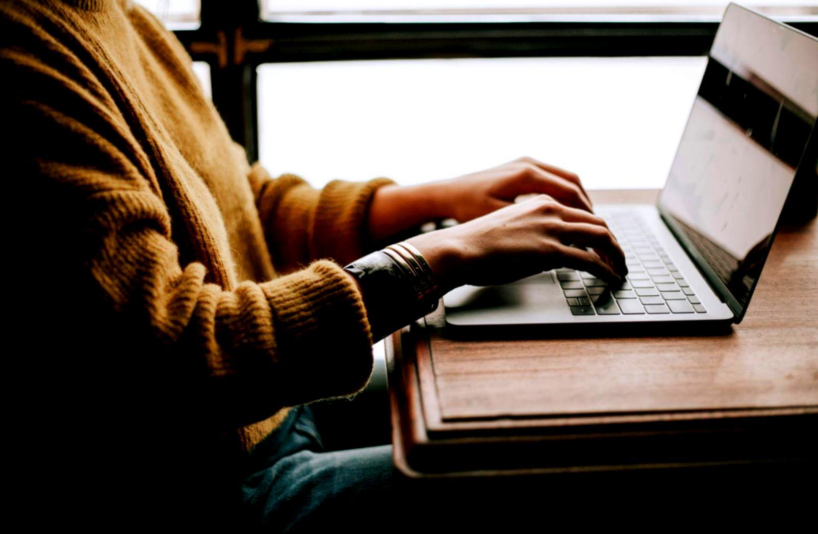 Análisis financiero en proceso mostrando la evolución de nuestro enfoque metodológico